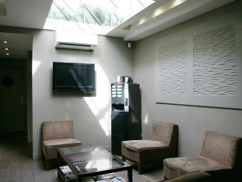 Western Le Montmartre - Saint Pierre Hotell