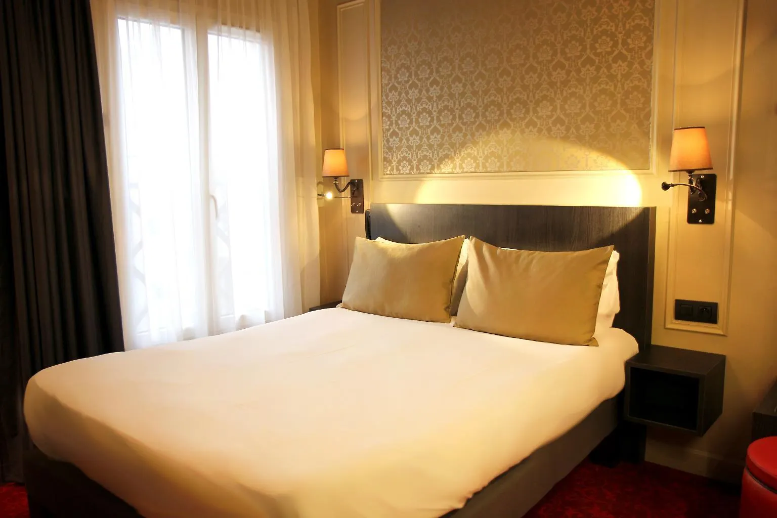 Western Le Montmartre - Saint Pierre Hotell 3*