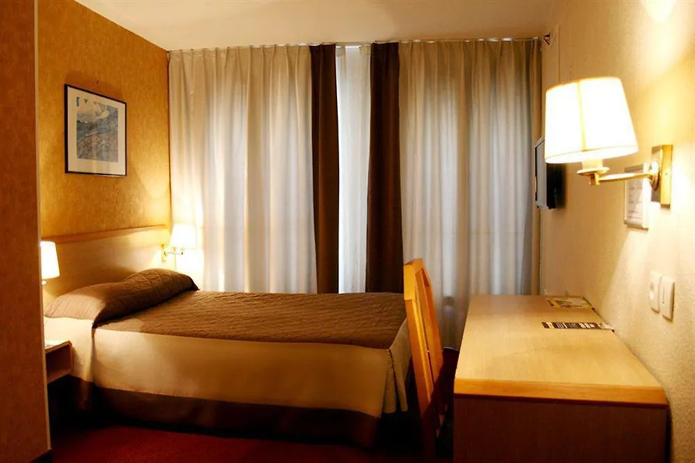 Otel Western Le Montmartre - Saint Pierre