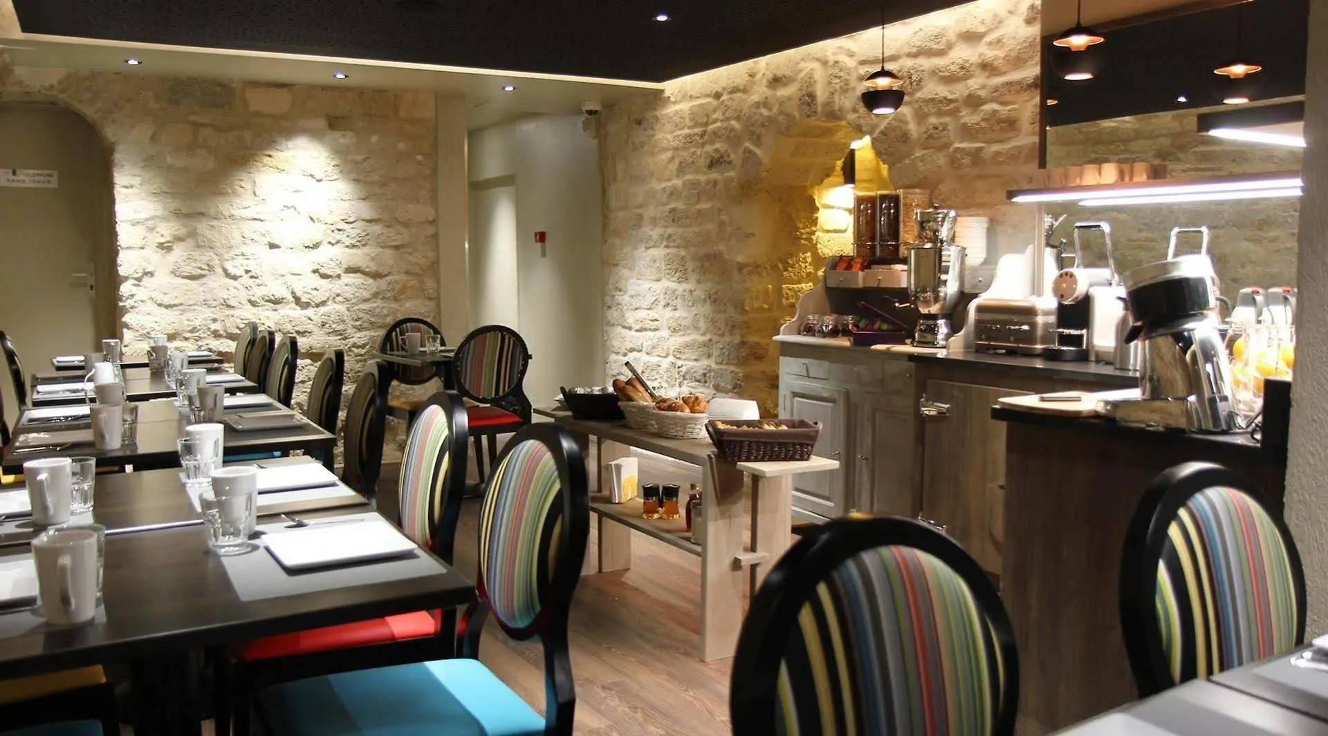 Western Le Montmartre - Saint Pierre Hotel París